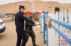 阿拉善戈壁 “民生三件套”：快递进家、网络覆盖、无人机巡边